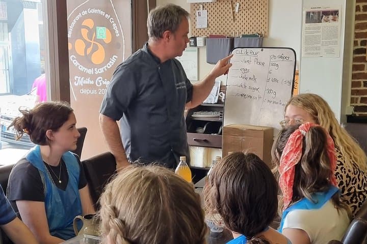 Amazing Sweet Crêpe Cooking Class Paris — photo 4