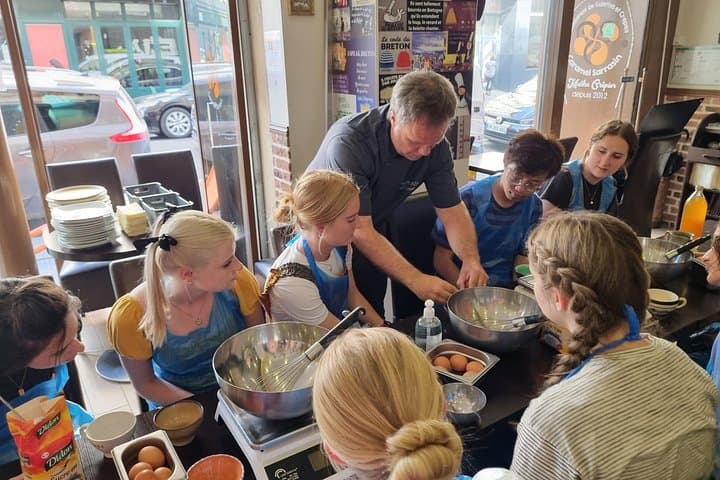 Amazing Sweet Crêpe Cooking Class Paris — photo 2