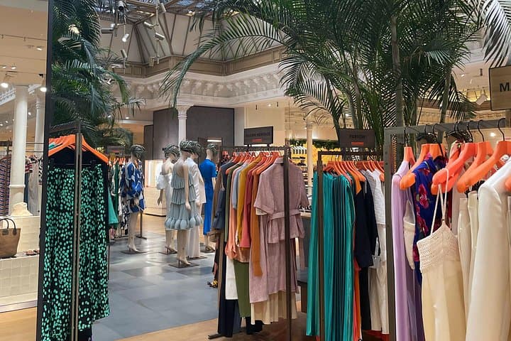 Paris Private Shopping Spree & Walking Tour with a Local Guide — photo 4