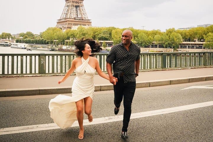 Professional Eiffel Tower Photo Tour with VOGUE Photographer — photo 2