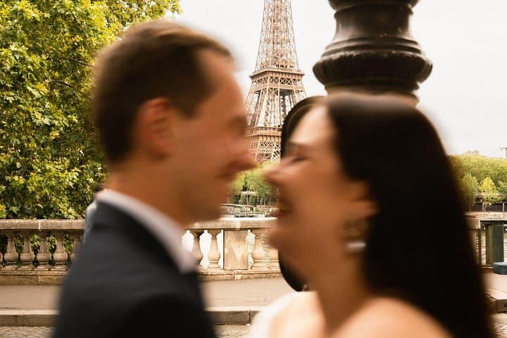 Professional Eiffel Tower Photo Tour with VOGUE Photographer — photo 13