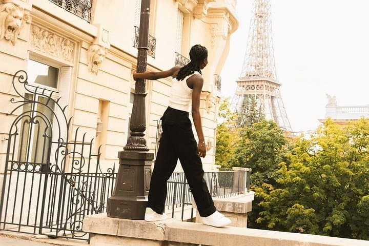 Professional Eiffel Tower Photo Tour with VOGUE Photographer — photo 16