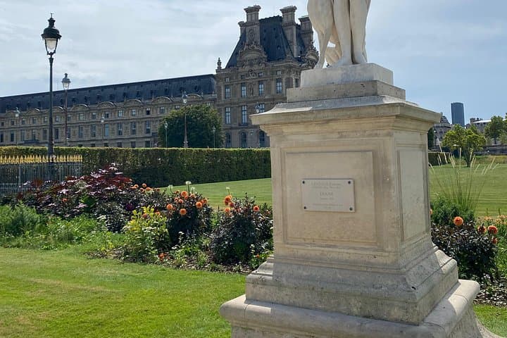 How Paris Became Paris: Notre-Dame to the Louvre — photo 12