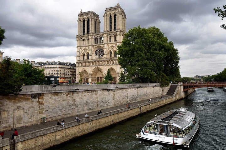 Best of Paris Tour with the Louvre, Eiffel Tower & Notre Dame — photo 5
