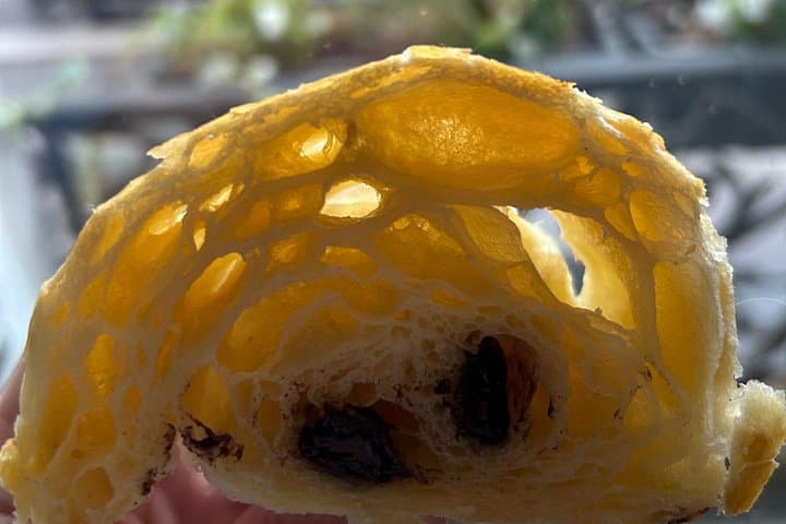 Croissants and pains au chocolat with a pastry chef in Paris — photo 4