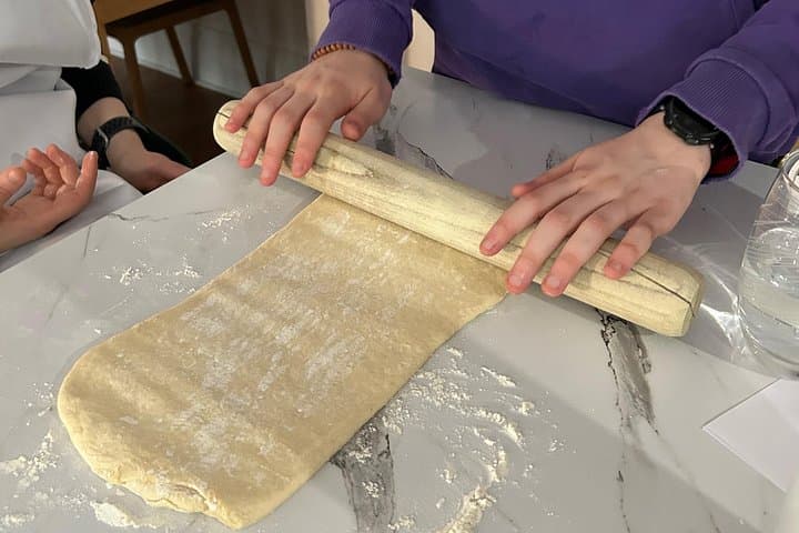 Croissants and pains au chocolat with a pastry chef in Paris — photo 6