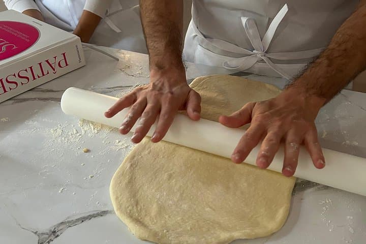 Croissants and pains au chocolat with a pastry chef in Paris — photo 7