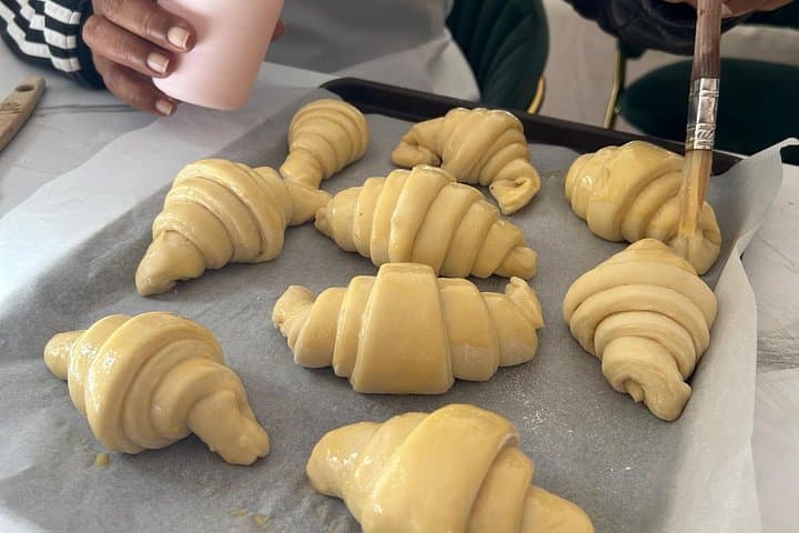 Croissants and pains au chocolat with a pastry chef in Paris — photo 10