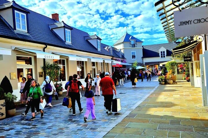 Round Transfer from Paris to La Vallee Village for 1-3 persons — photo 4