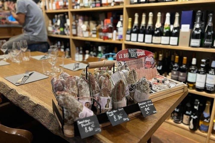Paris : Montmartre Walking tour with Food & Drinks — photo 2