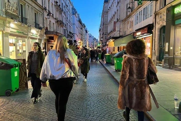 Paris : Montmartre Walking tour with Food & Drinks — photo 6