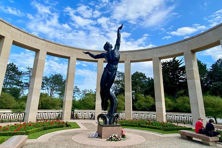 Normandy D-Day Small Group Tour from Paris Omaha and Utah Beaches — photo 5