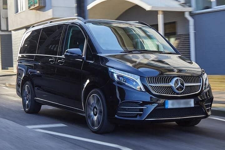 Arrival by Luxury Van from Charles de Gaulle Airport CDG to Paris — photo 3