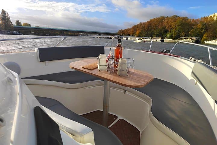 Paris Private Seine River Cruise with your Captain Guide — photo 3