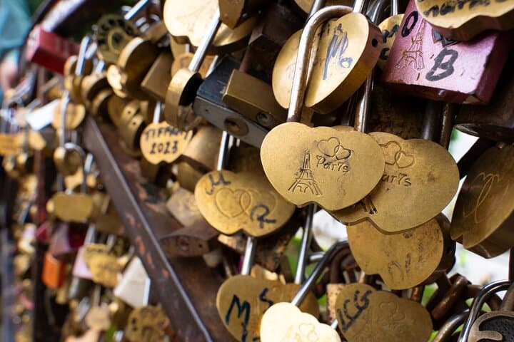 Paris Montmartre Walking Tour: Hidden Gems, Views & Croissant — photo 9