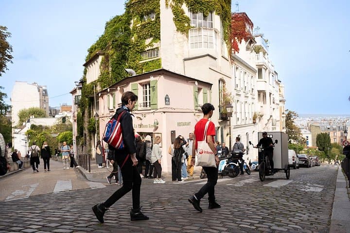 Paris Montmartre Walking Tour: Hidden Gems, Views & Croissant — photo 13