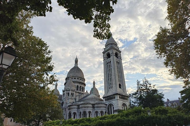 Montmartre Quarter Private Guided Tour in Paris — photo 3