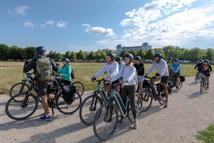 Nature electric bike ride from Paris to Versailles — photo 11