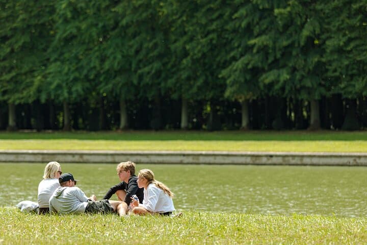 Versailles Full-Day Electric Bike Tour : Market, Picnic & Palace — photo 15
