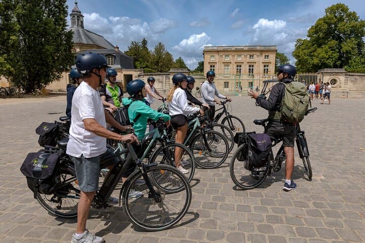 Versailles Full-Day Electric Bike Tour : Market, Picnic & Palace — photo 6
