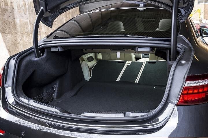 Arrival Private Transfer Paris CDG Airport to Le Havre by Sedan — photo 6