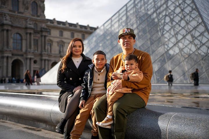 Paris: Your Own Private Photoshoot at Louvre Museum — photo 7