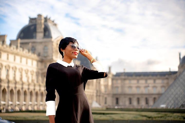Paris: Your Own Private Photoshoot at Louvre Museum — photo 3