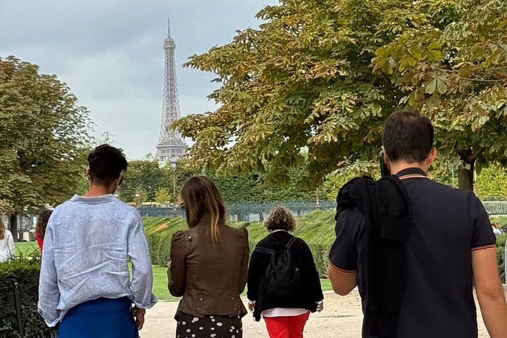 Private 4-hour city tour of Paris with driver and official guide — photo 4
