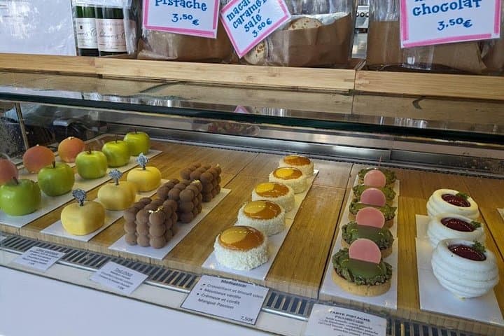 Sweet walking food tour in Paris with local guide — photo 4