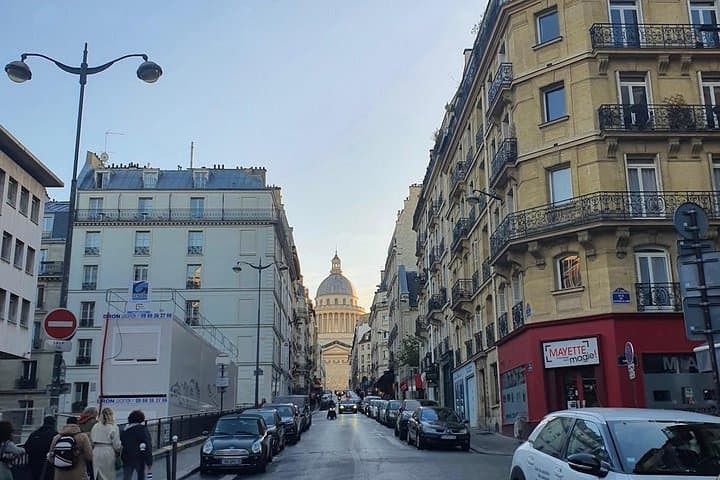 Sweet walking food tour in Paris with local guide — photo 16