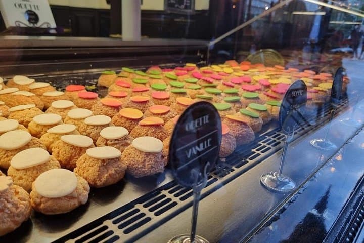Sweet walking food tour in Paris with local guide — photo 20