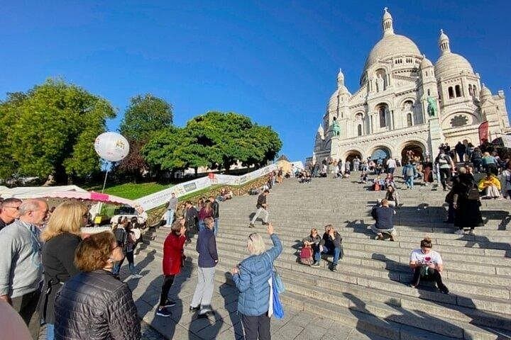 Semi-Private Paris in a Day Tour: Louvre, Montmartre & Notre Dame — photo 4