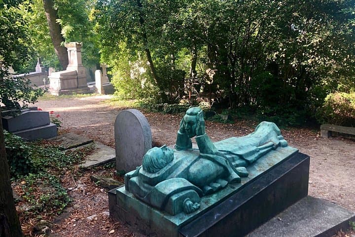 2.5 Hour Walking Tour of Père Lachaise Cemetery from Paris — photo 2