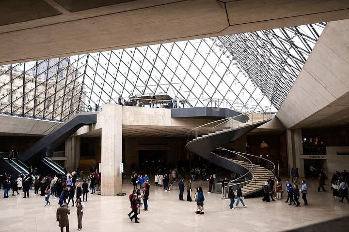 Paris Louvre Museum Private Guided Tour with Pre-Reserved Tickets — photo 7