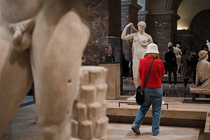 Paris Louvre 6-people Tour with Pre-Reserved Tickets — photo 9