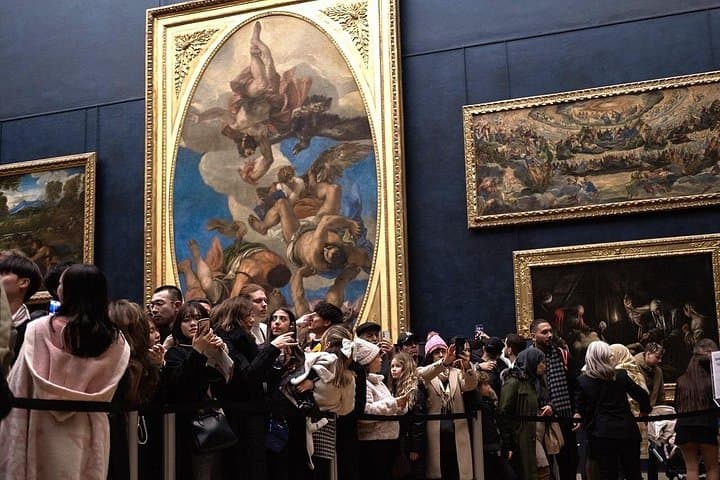 Paris Louvre 6-people Tour with Pre-Reserved Tickets — photo 17