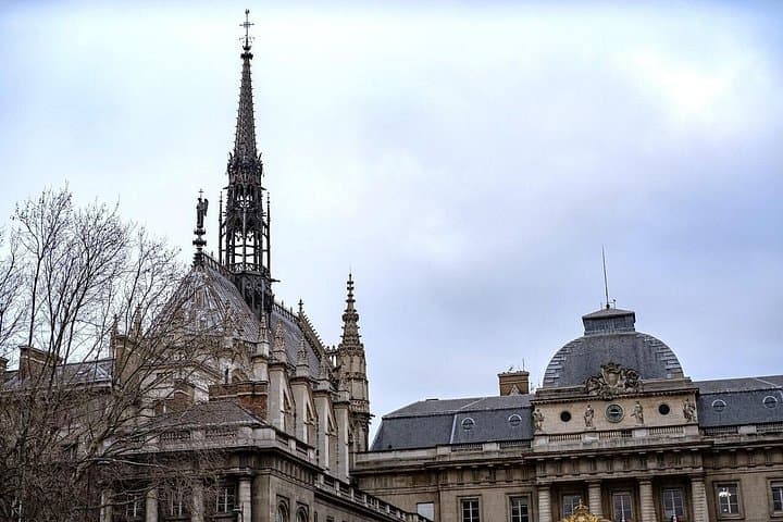 Sainte-Chapelle and Conciergerie Guided Tour with Ticket in Paris — photo 6