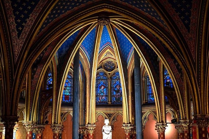 Sainte-Chapelle and Conciergerie Guided Tour with Ticket in Paris — photo 3