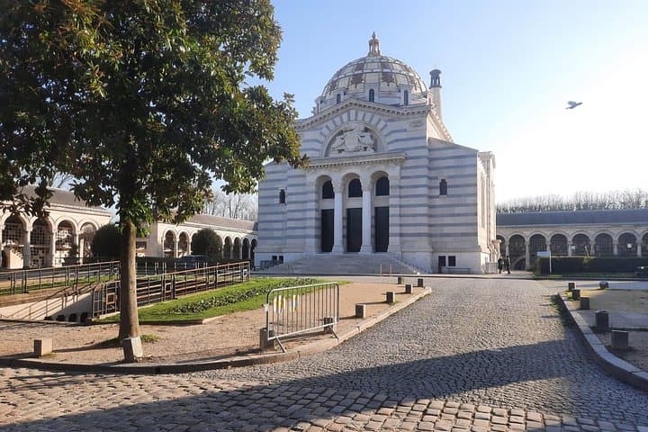 2.5 Hour Walking Tour of Père Lachaise Cemetery from Paris — photo 7