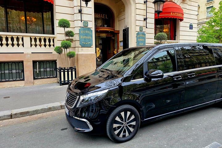 VERSAILLES CASTLE Round-Trip Transfer from Paris by Luxury Van — photo 2
