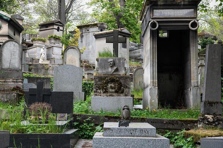 Private Père Lachaise Cemetery Walking Tour — photo 8