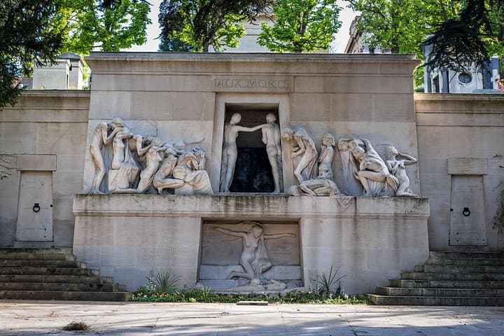 Private Père Lachaise Cemetery Walking Tour — photo 11