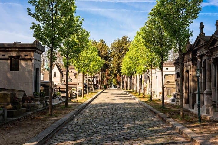 Private Père Lachaise Cemetery Walking Tour — photo 2