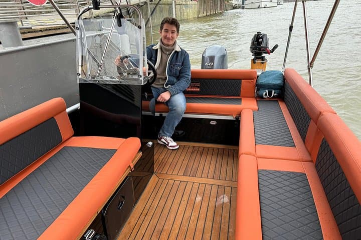Top Private Cruises in Paris with French Champagne and surprises — photo 15