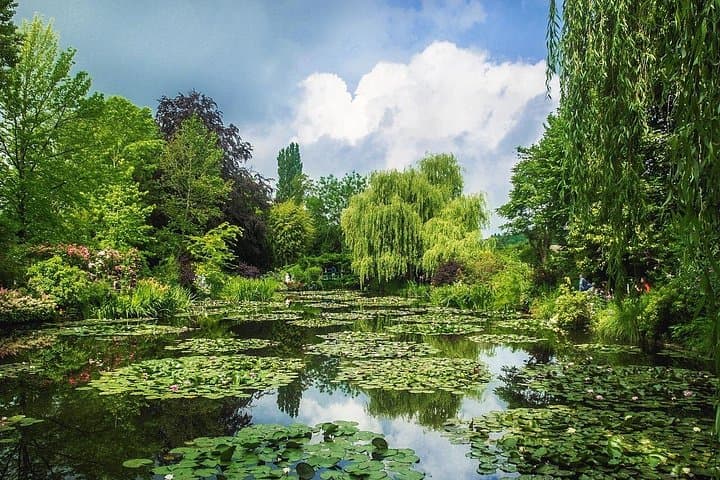Private day trip from Paris to Giverny with a local driver — photo 1