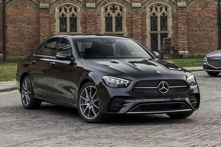 Arrival Private Transfer Paris Airport CDG to Paris by Sedan