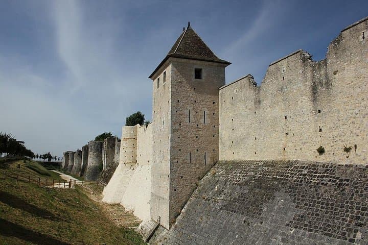 Private day trip from Paris to Provins and back, local driver — photo 3