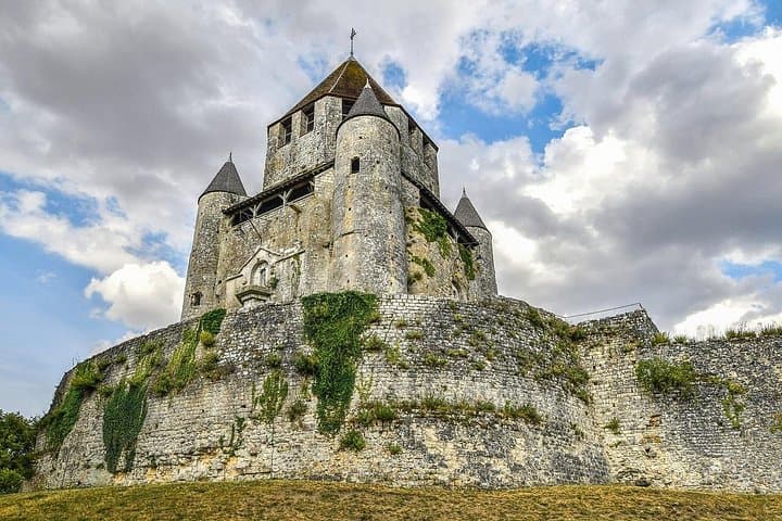 Private day trip from Paris to Provins and back, local driver — photo 1
