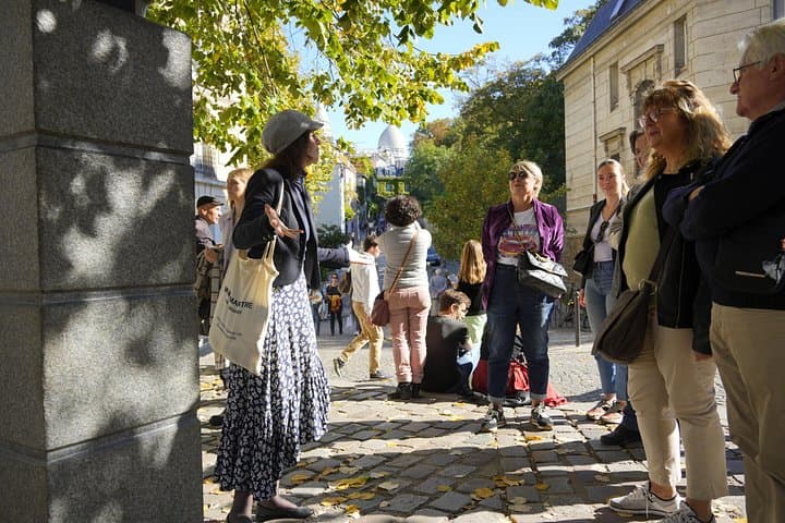 Guided tour of Montmartre in songs with a professional — photo 3