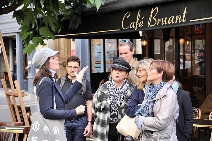 Guided tour of Montmartre in songs with a professional — photo 9